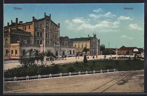 AK Zittau, Bahnhof mit Leuten