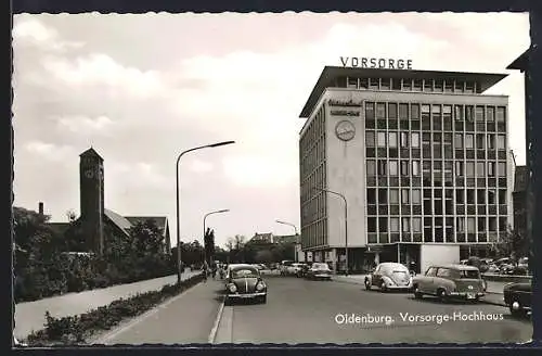 AK Oldenburg / O., Blick auf das Vorsorge-Hochhaus mit Autos