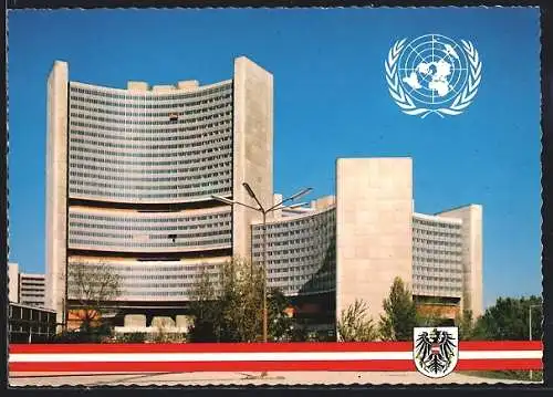 AK Wien, Uno City Gebäude im Sonnenschein