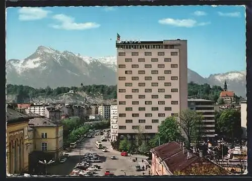 AK Salzburg, Hotel Europa mit Hauptbahnhof und Untersberg