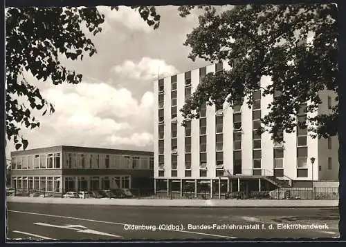 AK Oldenburg /Oldb., Bundesfachlehranstalt Elektrohandwerk von der Strasse aus