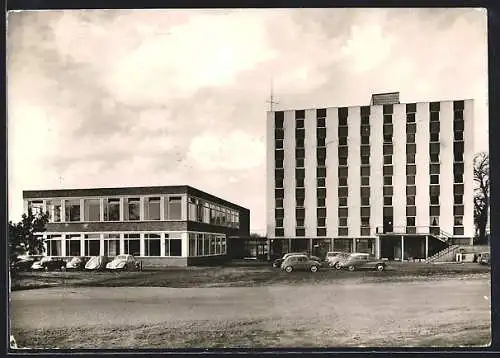 AK Oldenburg /Oldb., Bundesfachlehranstalt für das Elektrohandwerk, VW-Käfer