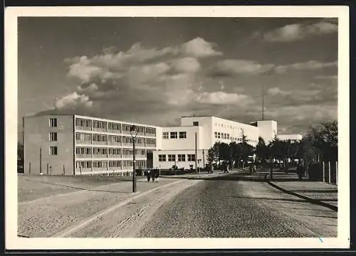 AK Bonn, Bundeshaus mit Strasse, Panorama