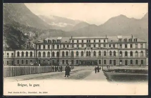 AK Brigue, La Gare