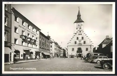 AK Deggendorf, Partie am Luitpoldplatz mit Hotel Drei Mohren