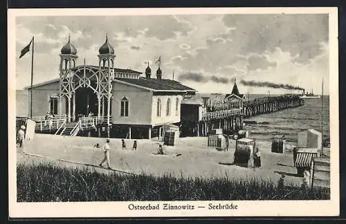 AK Zinnowitz, Die Seebrücke mit Strand