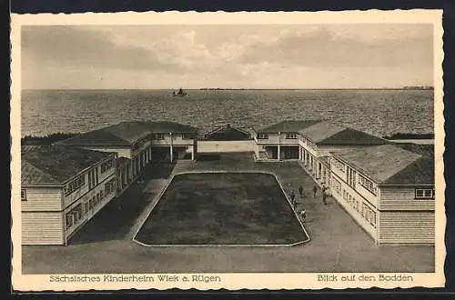 AK Wiek auf Rügen, Sächsisches Kinderheim mit Blick auf den Bodden