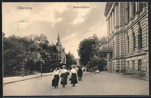 AK Oldenburg / Oldenburg, Roonstrasse mit Passanten