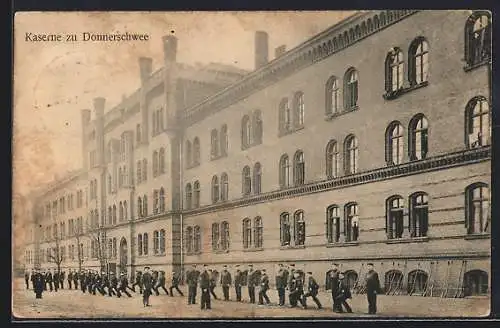 AK Donnerschwee, Die Kaserne mit Militärübung