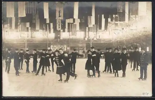 Foto-AK Berlin-Schöneberg, Eislauf im Sportpalast