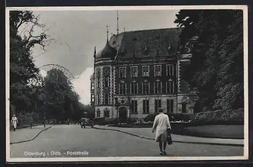 AK Oldenburg i. Oldb., Poststrasse mit Passanten