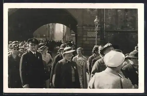 Foto-AK Dresden, Am Schloss