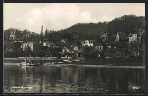 AK Dresden-Wachwitz, Teilansicht mit Gasthaus Elbterrasse Wachwitz und Boot