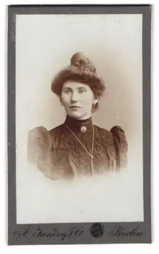 Fotografie A. Jandorf & Co., Berlin, Bellealliancestr. 1/2, Porträt einer Dame