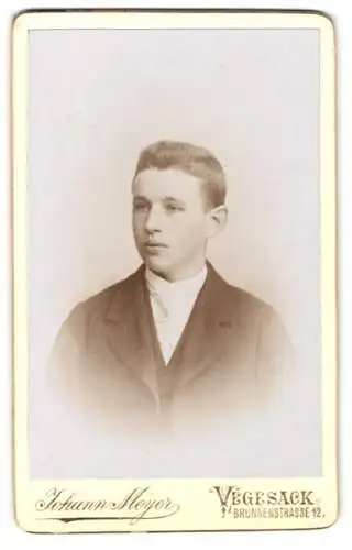 Fotografie Johann Meyer, Vegesack, Brunnenstrasse 12, Porträt eines jungen Mannes