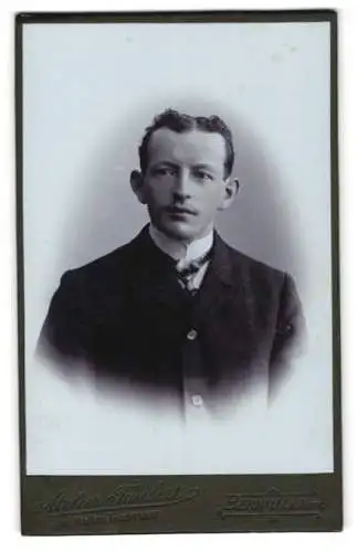 Fotografie Atelier Taubert, Bernau, Herr in Anzug