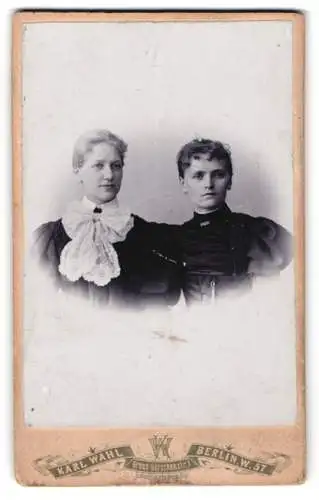 Fotografie Karl Wahl, Berlin, Gross-Görschenstrasse 1, Zwei Frauen im Porträt