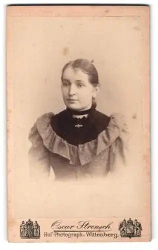 Fotografie Oscar Strensch, Wittenberg, Markt 14, Porträt einer Frau