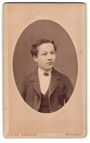 Fotografie Julius Grusche, Dresden, Bautzner Strasse 39, Porträt eines Jungen