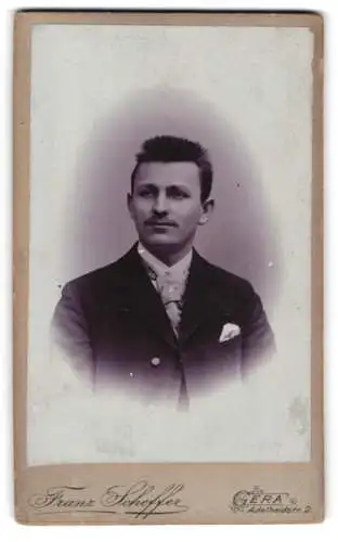 Fotografie Franz Scheffer, Gera, Adelheidstr. 2, Porträt eines eleganten Mannes