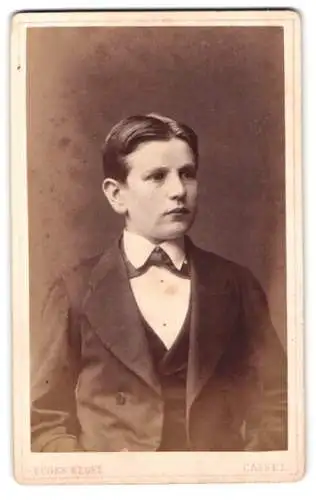 Fotografie Eugen Kegel, Cassel, Grosse Rosenstrasse 5, Porträt eines Jungen