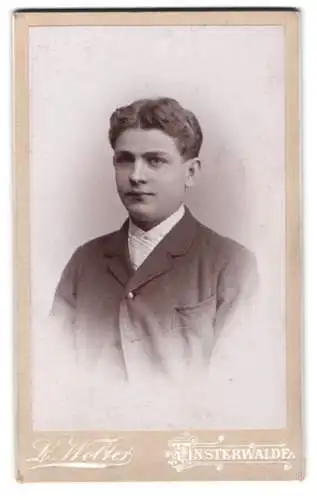 Fotografie L. Wolter, Finsterwalde, Graben Str. 4, Porträt eines jungen Mannes
