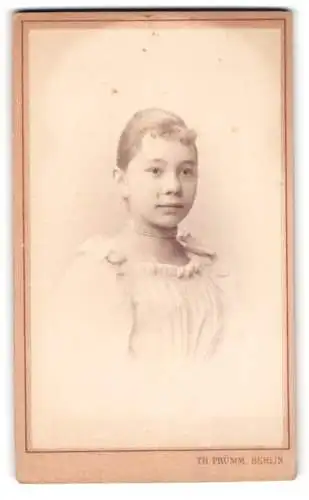 Fotografie Th. Prümm, Berlin, Unter den Linden 51, Porträt eines jungen Mädchens