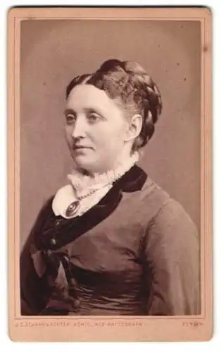 Fotografie J.C. Schaarwächter, Berlin, Leipziger Strasse 130, Portrait einer Dame