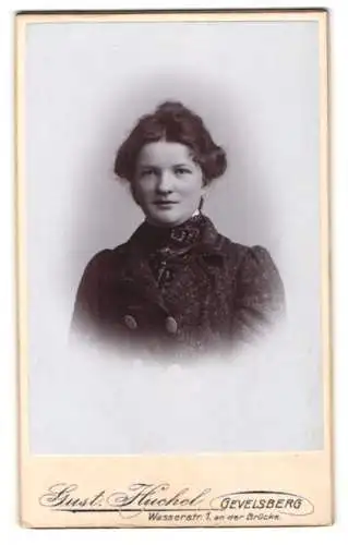 Fotografie Gust. Huchel, Gevelsberg, Wasserstr. 1, Porträt einer jungen Frau