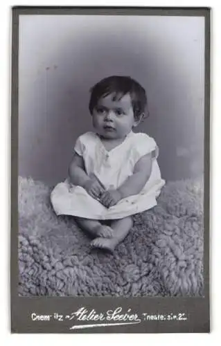 Fotografie Atelier Seeber, Chemnitz, Theaterstrasse 22, Porträt eines Kleinkindes