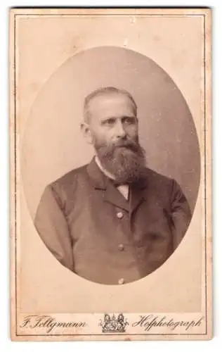 Fotografie F. Tellgmann, Hersfeld, Porträt eines bärtigen Mannes