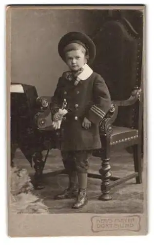 Fotografie Herm. Meyer, Dortmund, Ostenhellweg 7-9, Kleiner Junge im eleganten Mantel