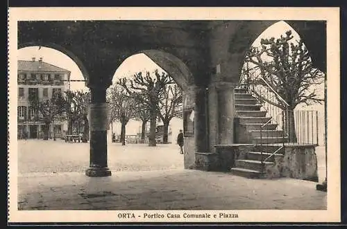 AK Orta, Portico Casa Comunale e Piazza
