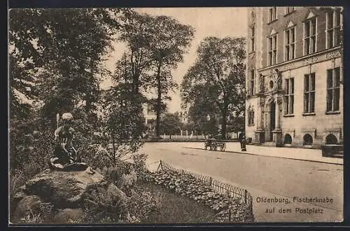 AK Oldenburg / O., Fischerknabe auf dem Postplatz