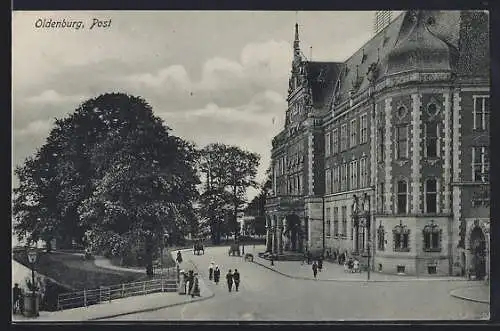 AK Oldenburg / O., Strassenpartie an der Post