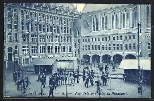AK Passy-Froyennes, Cour de la 3e division du Pensionnat