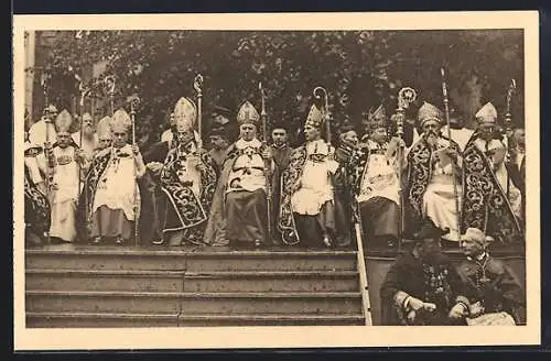 AK Brugge, Processie van het H. Bloed, Kardinaal Van Roey en de Prelaaten