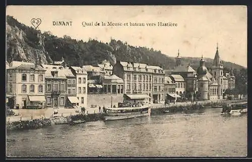 AK Dinant, Quai de la Meuse et bateau vers Hastière