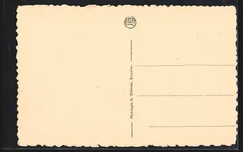 AK Brüssel / Bruxelles, la Rue et l`église Ste-Gudule