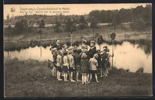 AK Kalmthout, Heide, Diesterweg`s Openluchtschool, Aan het Ven: Gesprek over de gevangen diertjes