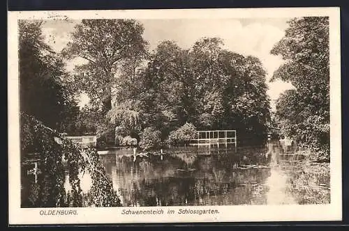 AK Oldenburg / O., Schwanenteich im Schlossgarten