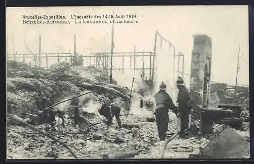 AK Bruxelles, Exposition 1910, L'Incendie, La Fontaine du Cracheur
