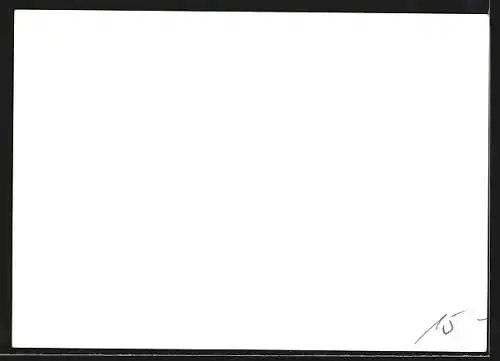 AK Essen, Strassenpartie mit Kirche in nächtlicher Beleuchtung