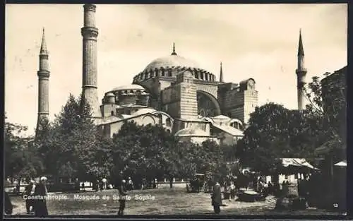 AK Konstantinopel, Spaziergänger an der Moschee St. Sophia