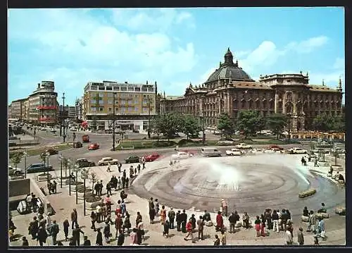 AK München, Karlsplatz mit Justizpalast und Springbrunnen