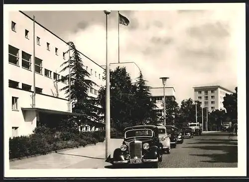 AK Bonn, Bundeshaus mit Strassenpartie