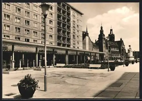 AK Karl-Marx-Stadt, Hotel Rosenhof mit Blick zum Rathaus