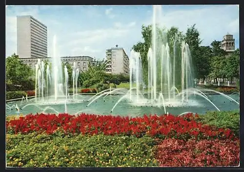 AK Karlsruhe, Wasserspiele mit bunten Blumen