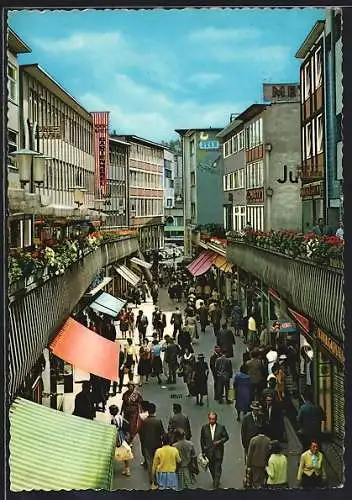 AK Stuttgart, Passanten in der Schulstrasse