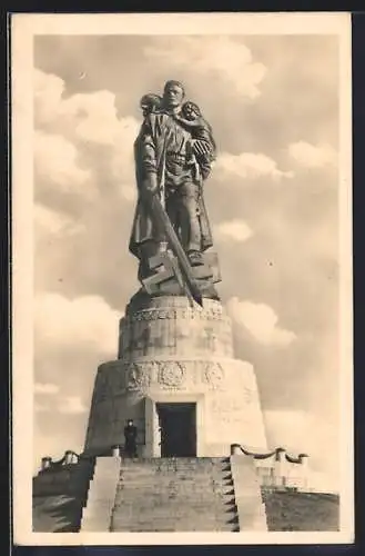 AK Berlin, Treptow, Ehrenmal der Sowjetischen Armee